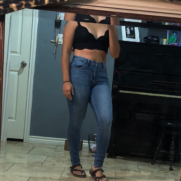 Black crop top - Picture 5 of 5